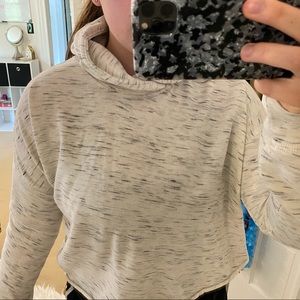 Abercrombie White Cropped sweatshirt